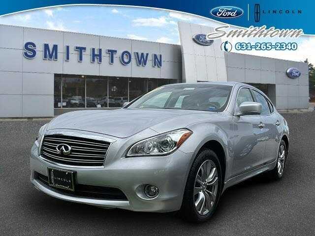 Infiniti Q70