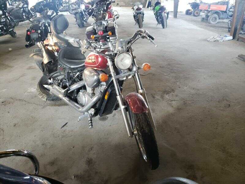 Honda VT600CD (SHADOW VLX DELUXE)