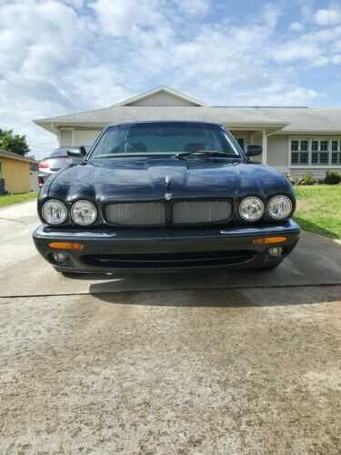 Jaguar XJR