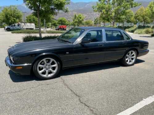 Jaguar XJR