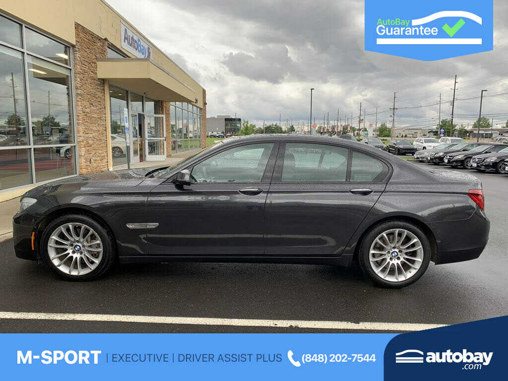 BMW 740i