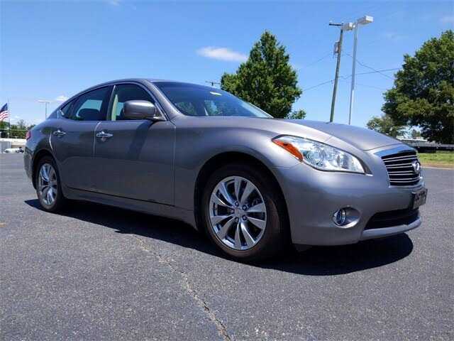 Infiniti M56