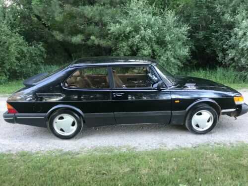 Saab 900