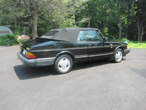 Saab 900