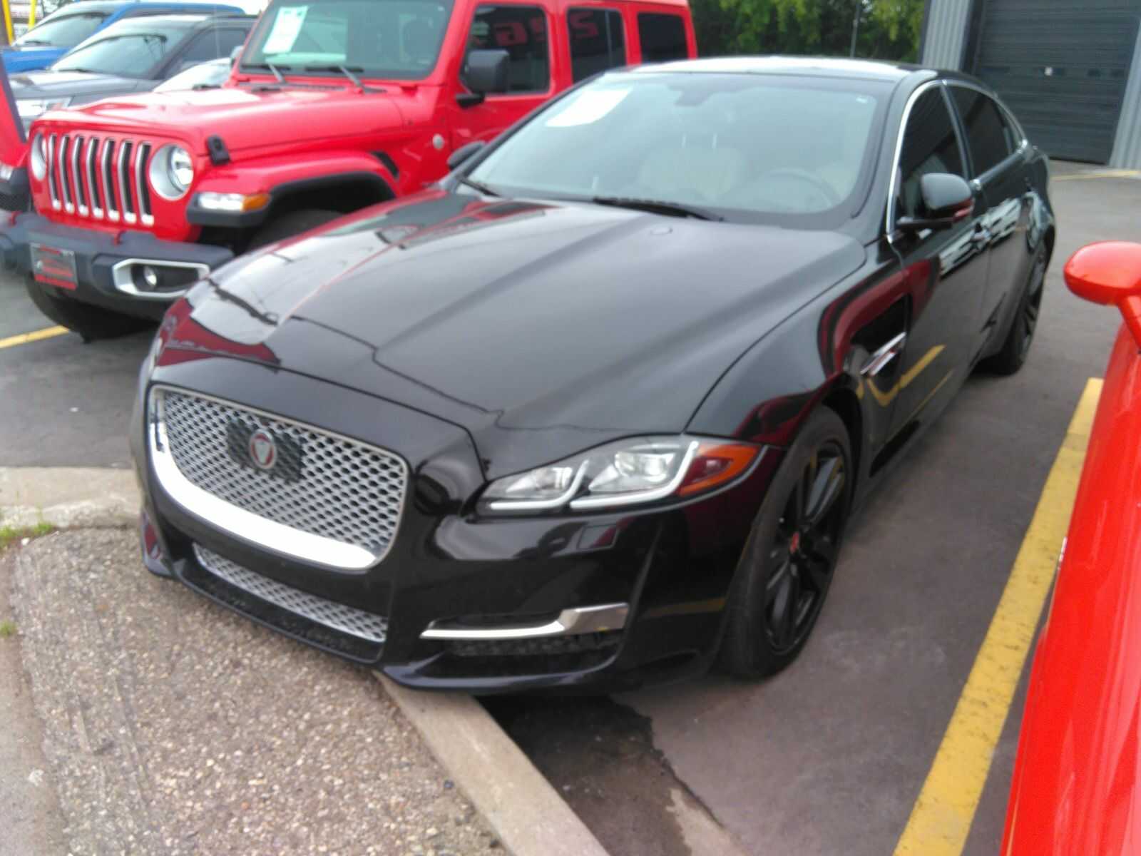 Jaguar XJ