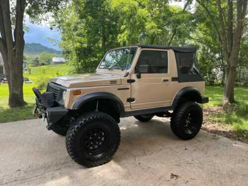 Suzuki Samurai