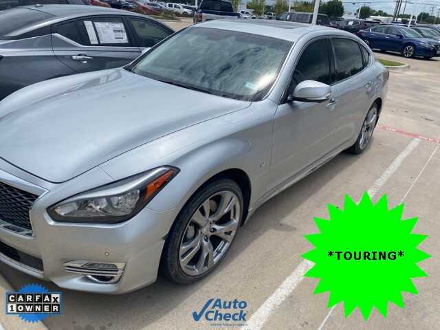 Infiniti Q70L