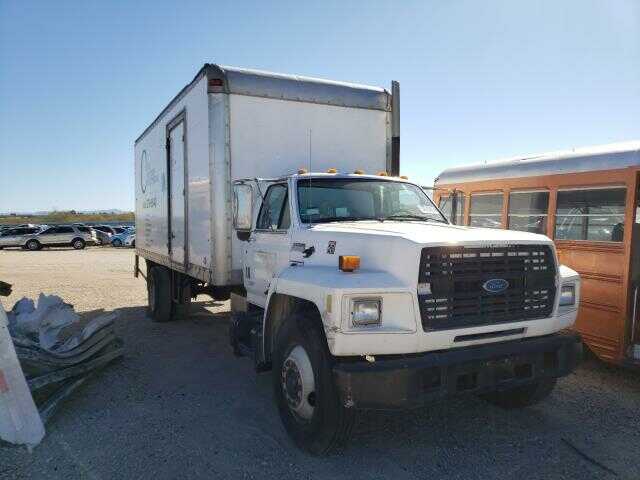 Ford F-700