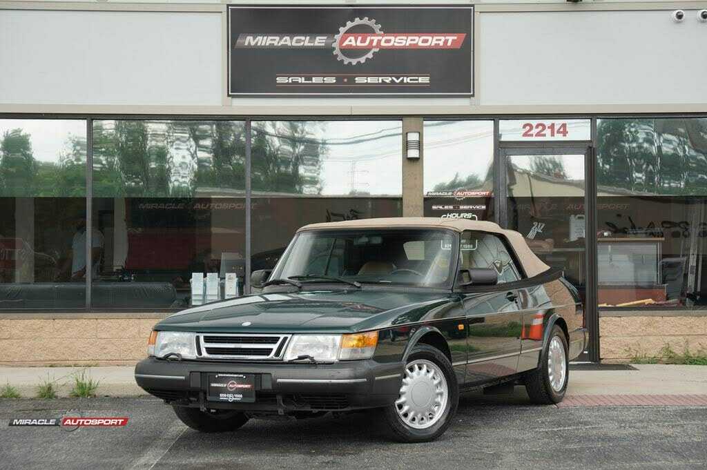 Saab 900