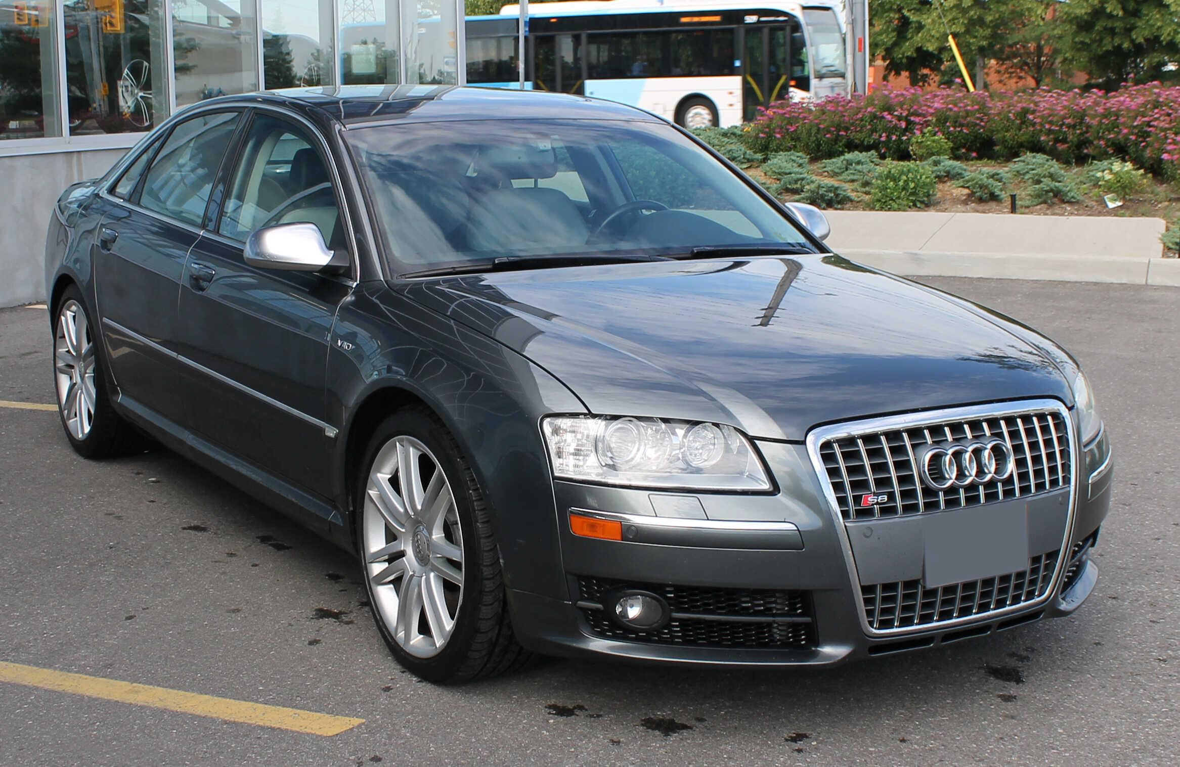 Audi S8