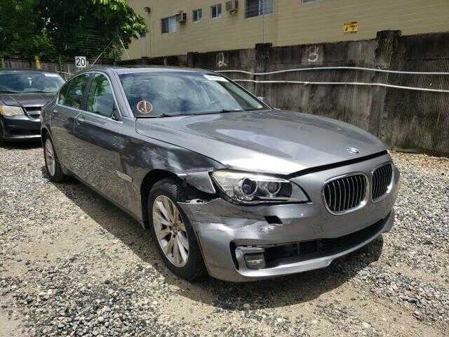 BMW 740i