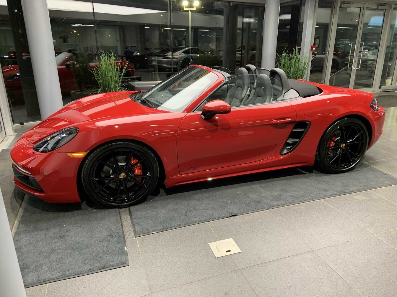 PORSCHE