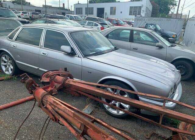 Jaguar XJR