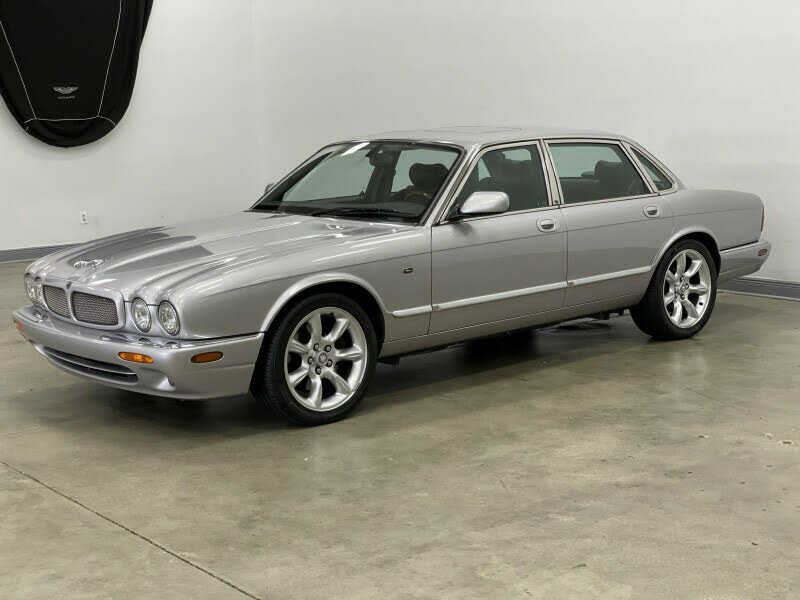Jaguar XJR