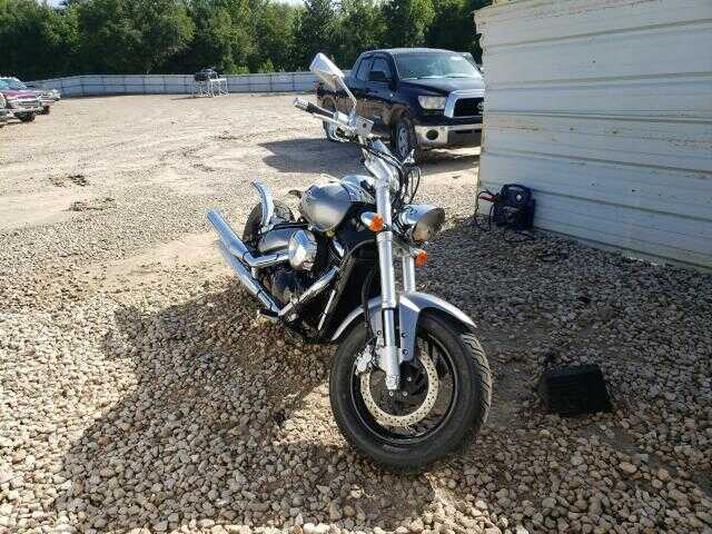 Suzuki VZ800
