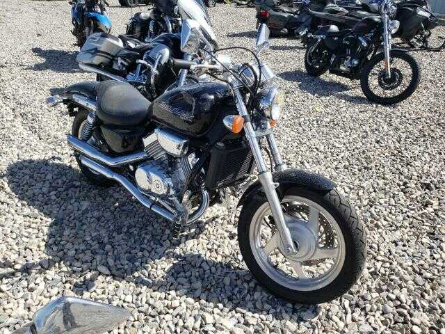 Honda VF750C (MAGNA)