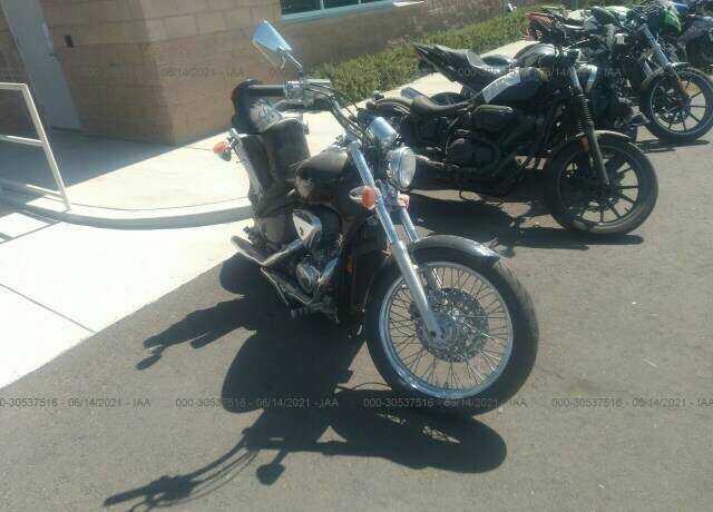 Honda VT600CD (SHADOW VLX DELUXE)