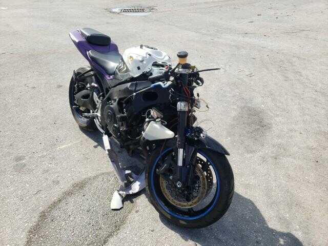 Suzuki GSX-R750