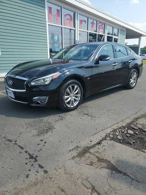 Infiniti Q70