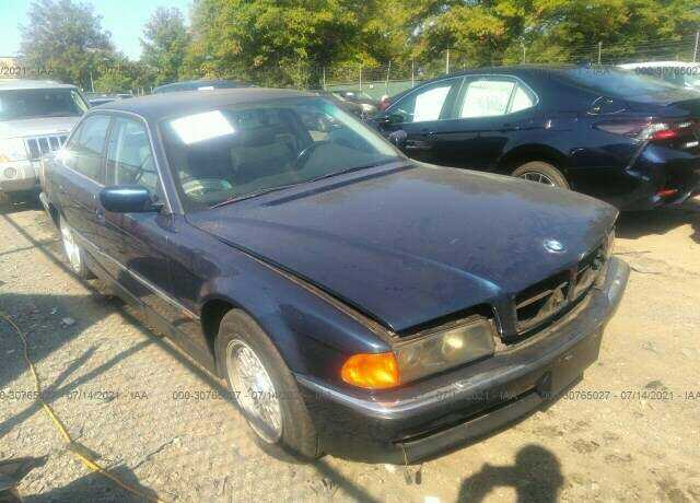 BMW 740i