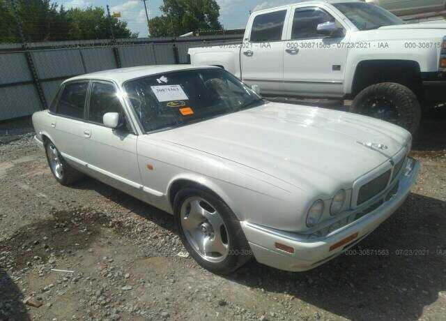 Jaguar XJR