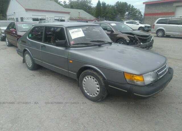 Saab 900