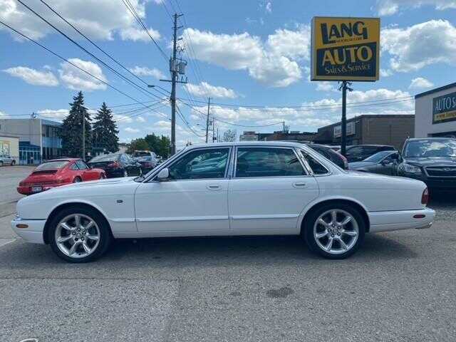 Jaguar XJR