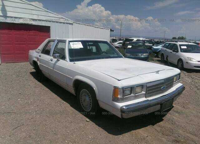 Ford Crown Victoria