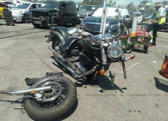 Suzuki VL800K