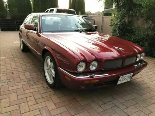 Jaguar XJR