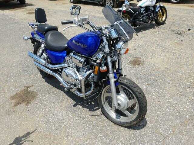Honda VF750C (MAGNA)
