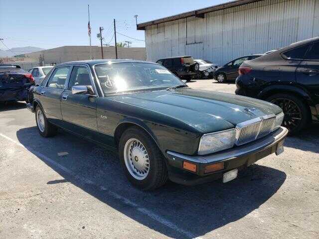Jaguar XJ6