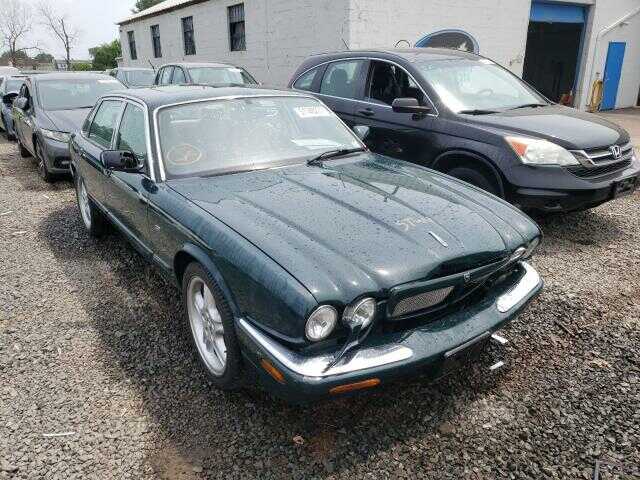 Jaguar XJR