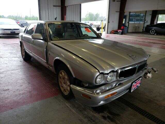 Jaguar XJ8