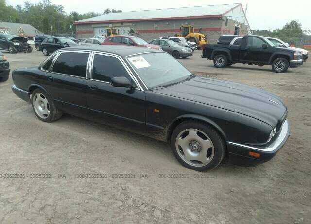 Jaguar XJR