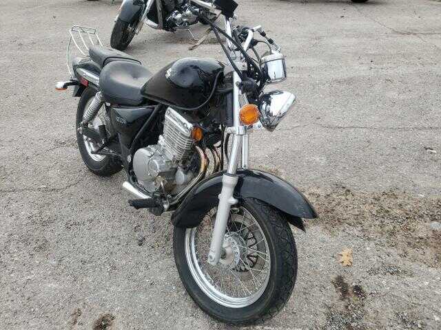 Suzuki GZ250