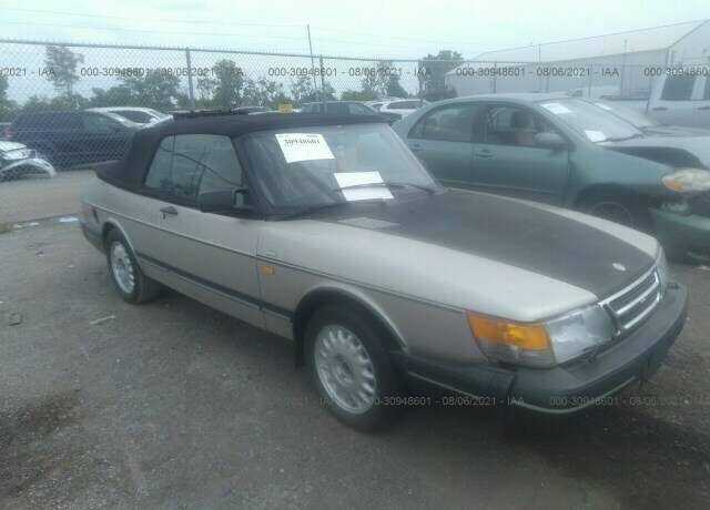 Saab 900