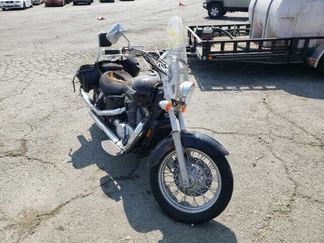 Honda VT1100C2 (SHADOW ACE)