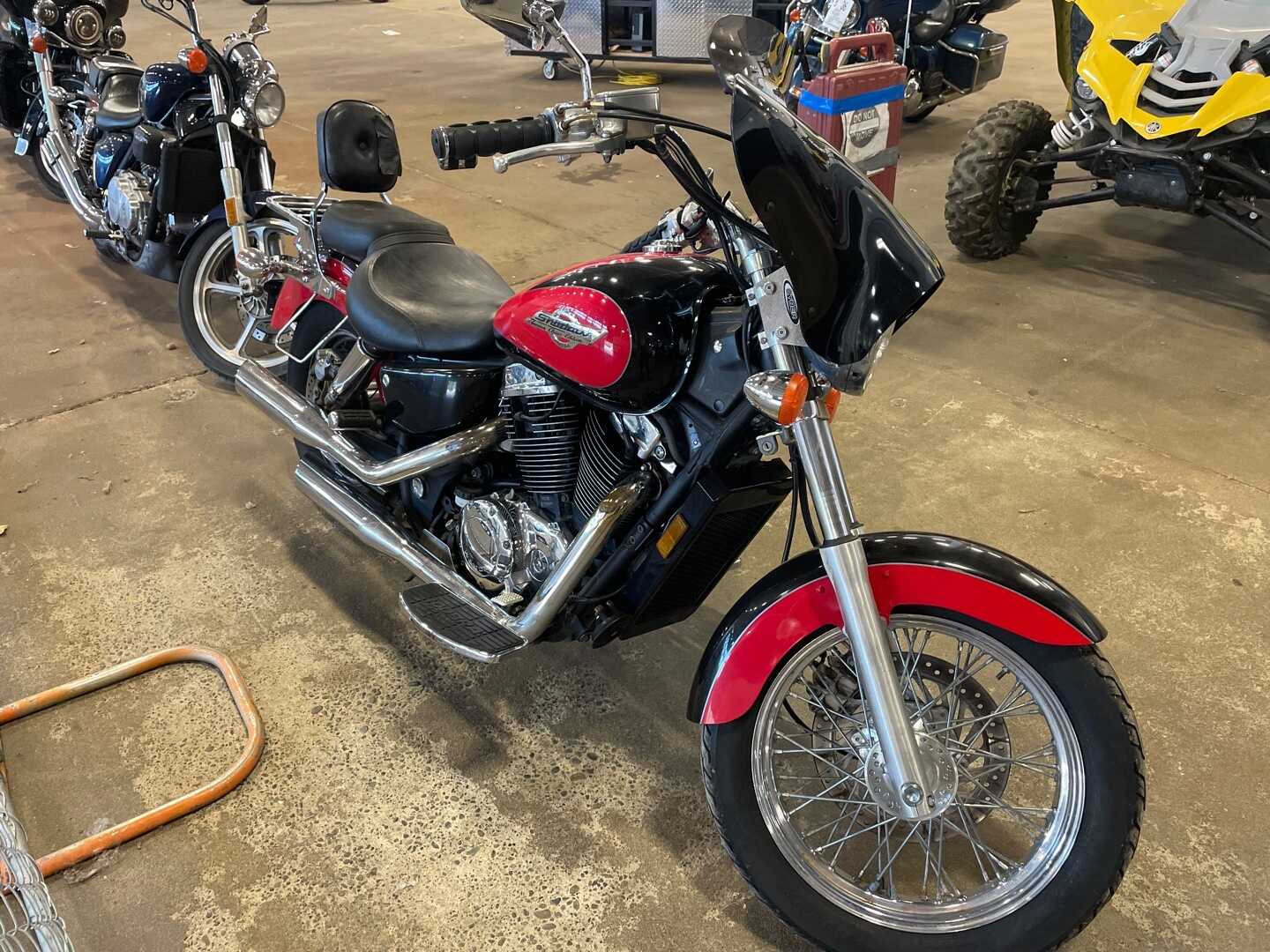 Honda VT1100C2 (SHADOW ACE)