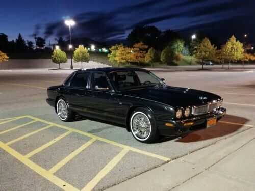 Jaguar XJ8
