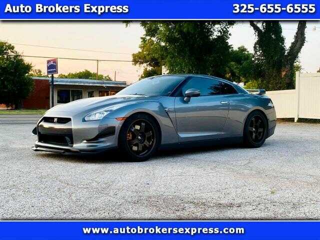 Nissan GT-R