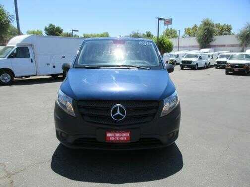 2016 Mercedes-Benz METRIS