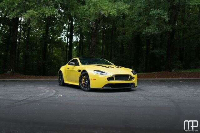 Aston Martin V12 Vantage