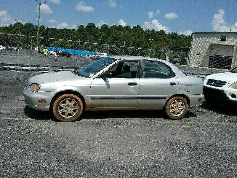 Suzuki Esteem