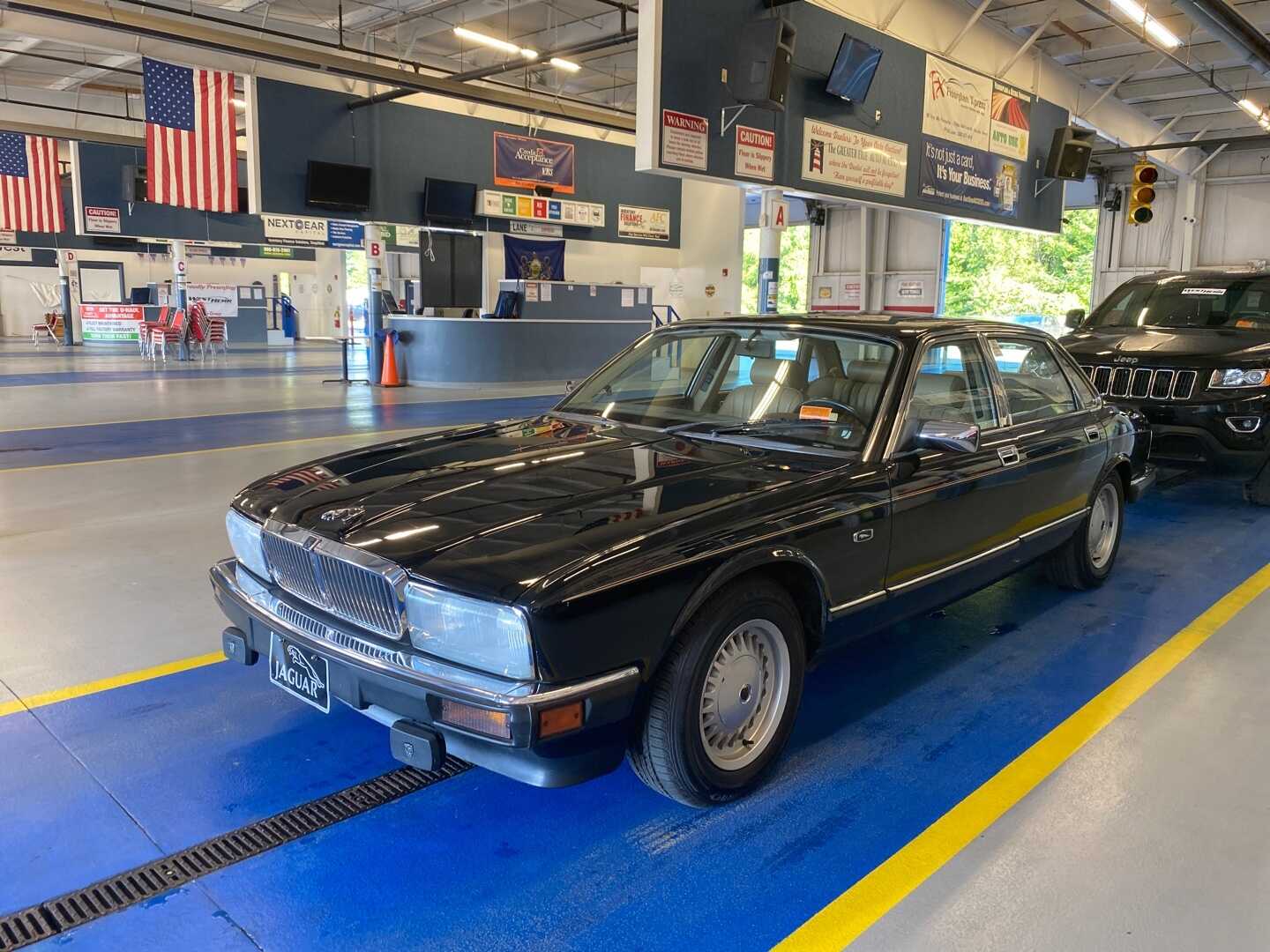 Jaguar XJ6