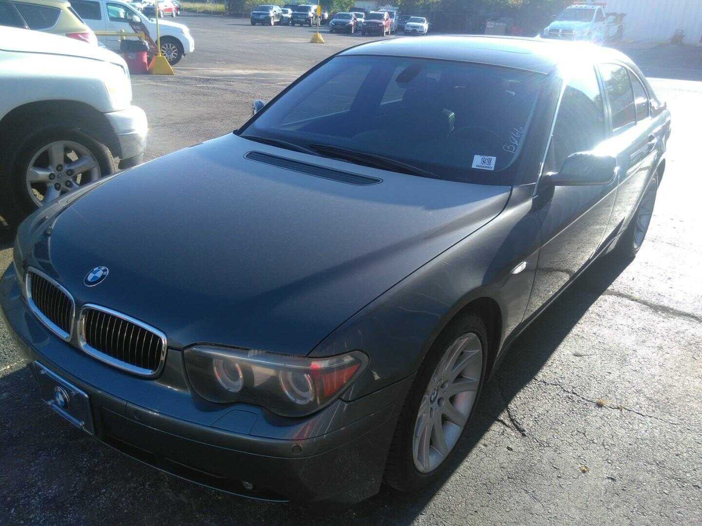 BMW 745i