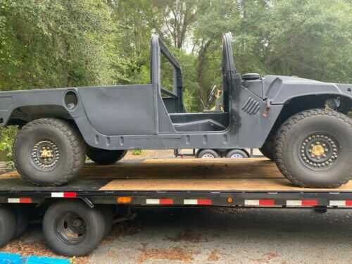 HUMMER H1