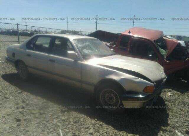 BMW 740i