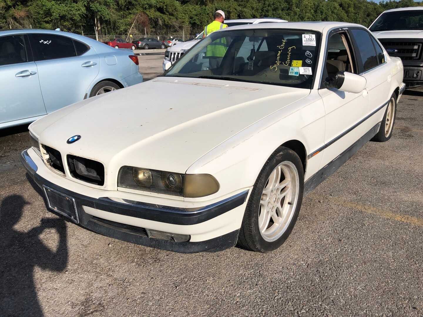 BMW 740i