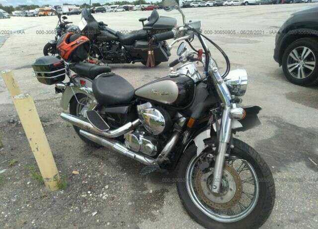 Honda VT750 (Shadow Aero)